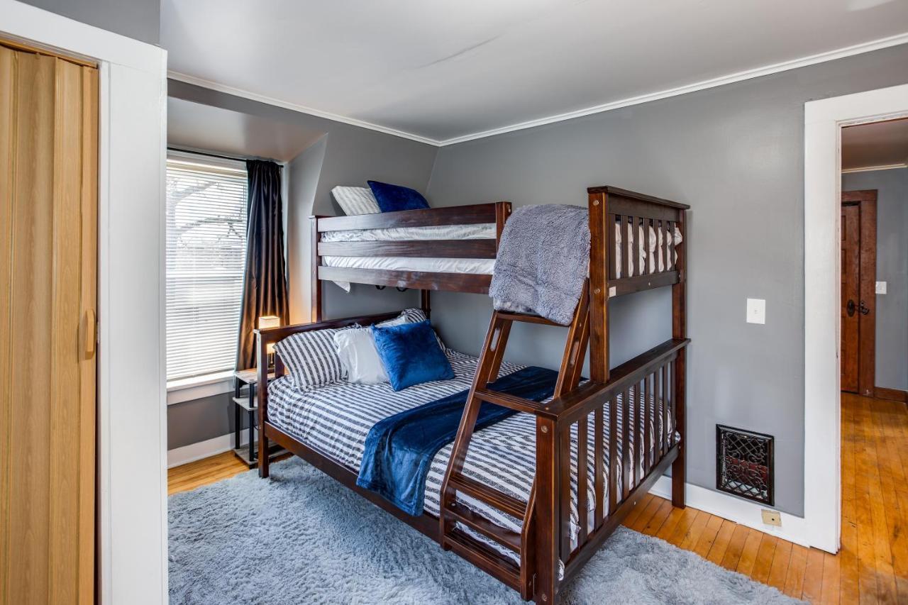 רוצ'סטר Spacious Home With In-Unit Laundry, Parking, 1Gb Wifi, & Patio Deck מראה חיצוני תמונה