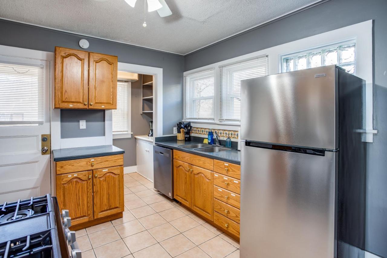 רוצ'סטר Spacious Home With In-Unit Laundry, Parking, 1Gb Wifi, & Patio Deck מראה חיצוני תמונה